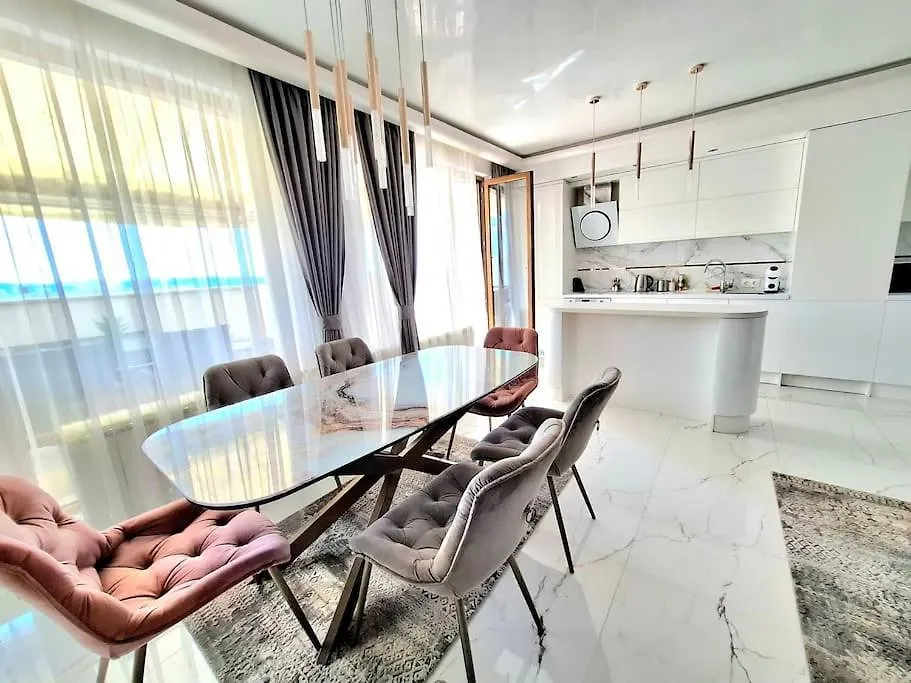 Spacious Prestige Penthouse ヴァルナ アパート