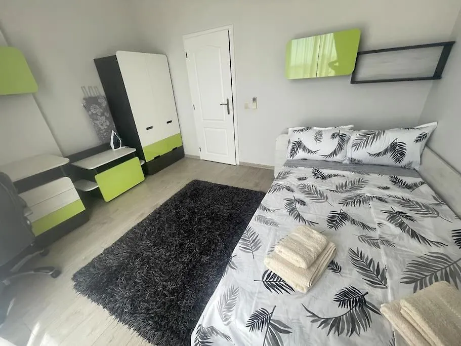 Spacious Prestige Penthouse ヴァルナ アパート